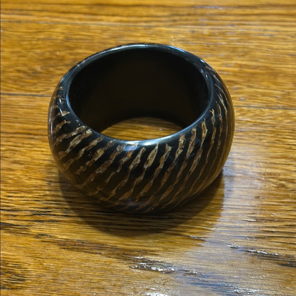 Chunky animal print bangle bracelet.  Fits tiny wrist (S/XS), 2” wide.